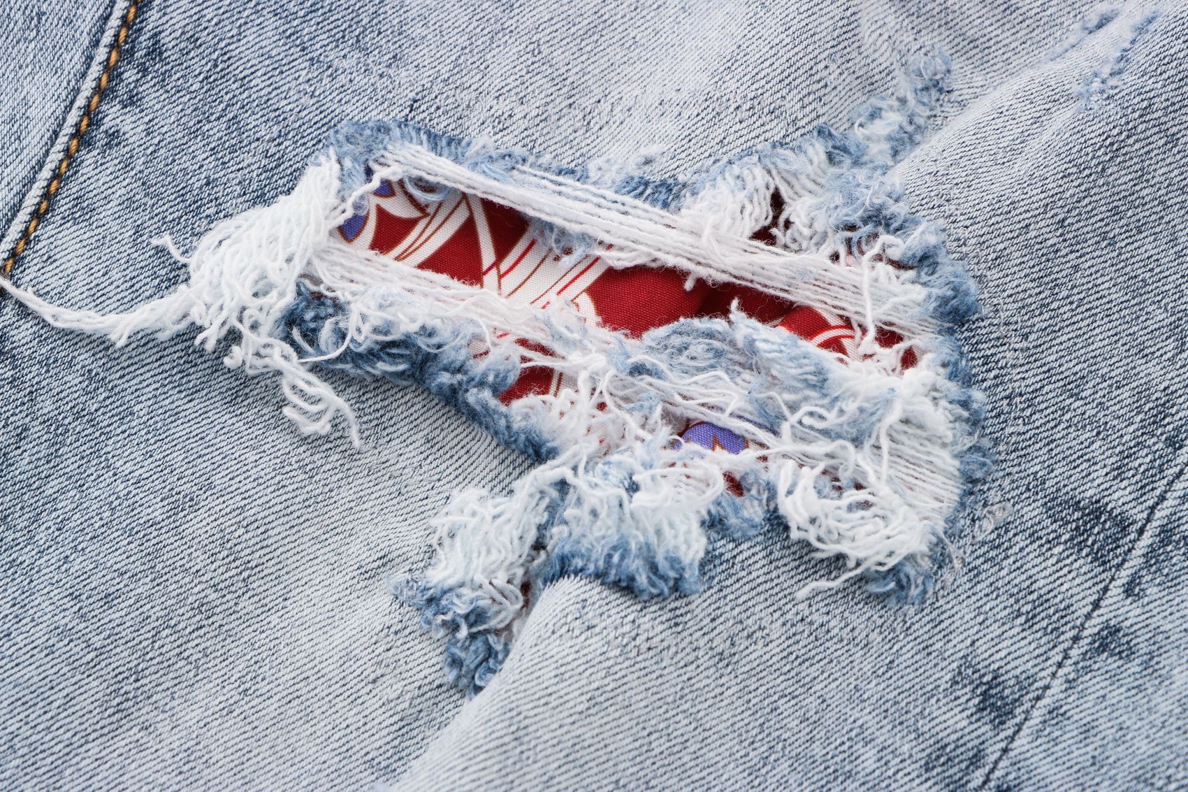 Trendy Washed White Scum Men's Jeans – Slim Fit, Hand-Finished